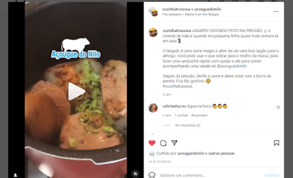 Print da tela de um reels do Instagram. O vídeo foi pausado e nele tem o logo do Açougue do Nilo.